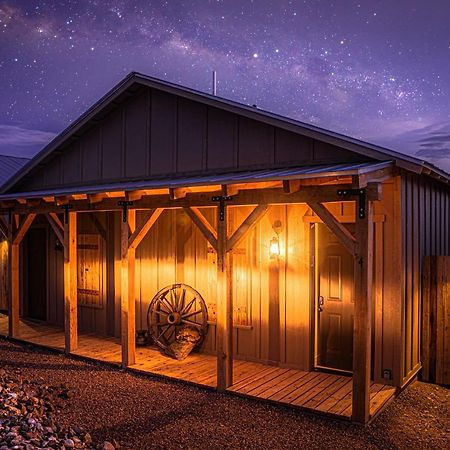 -Pet Friendly- Miners Cabin #5 -Two Double Beds - Private Balcony Тумбстоун Екстериор снимка