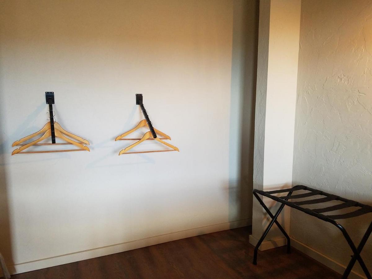 -Pet Friendly- Miners Cabin #5 -Two Double Beds - Private Balcony Тумбстоун Екстериор снимка