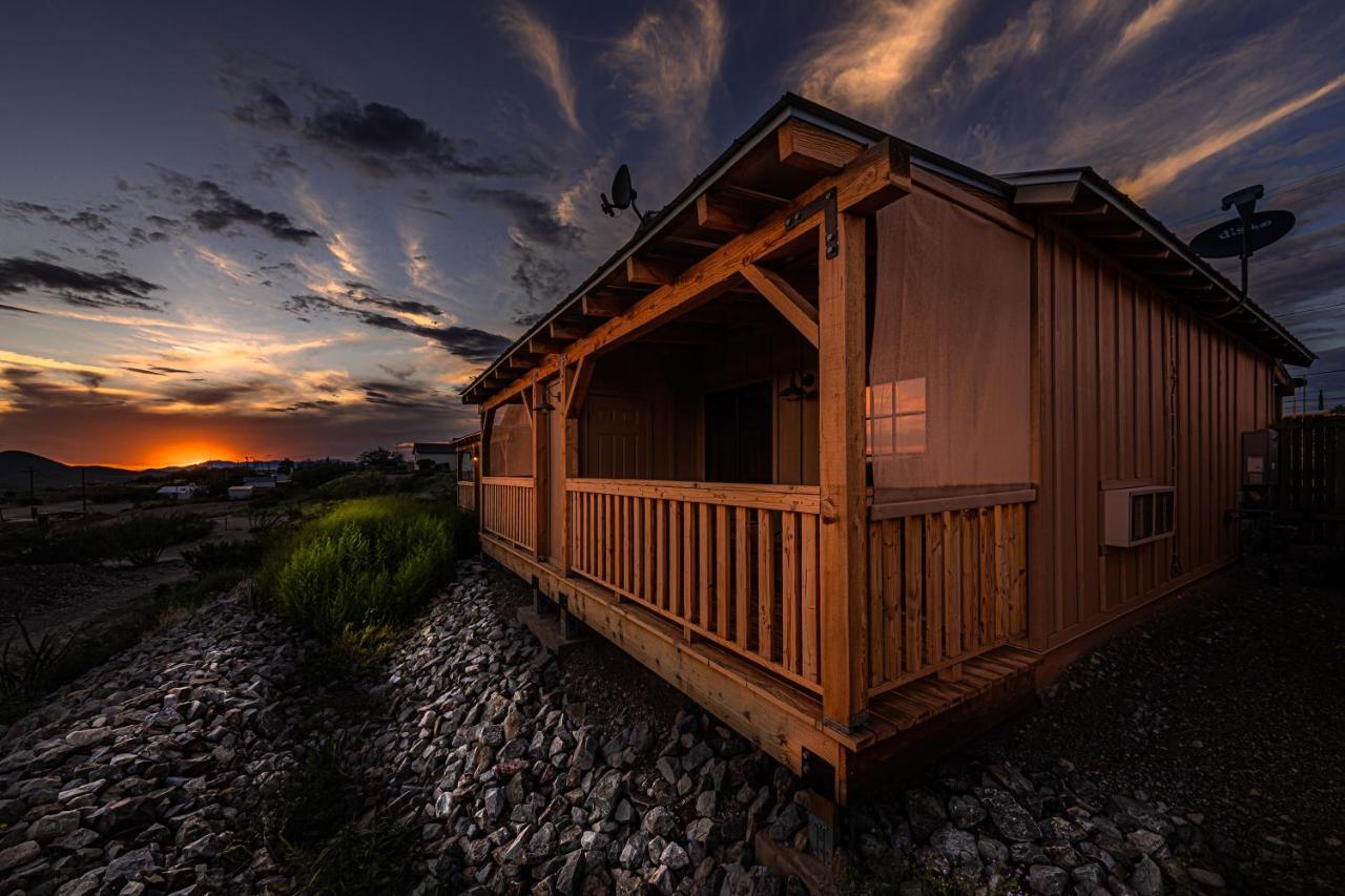 -Pet Friendly- Miners Cabin #5 -Two Double Beds - Private Balcony Тумбстоун Екстериор снимка